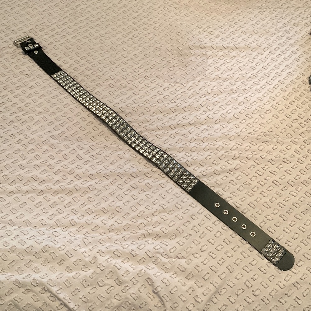 Stud belt